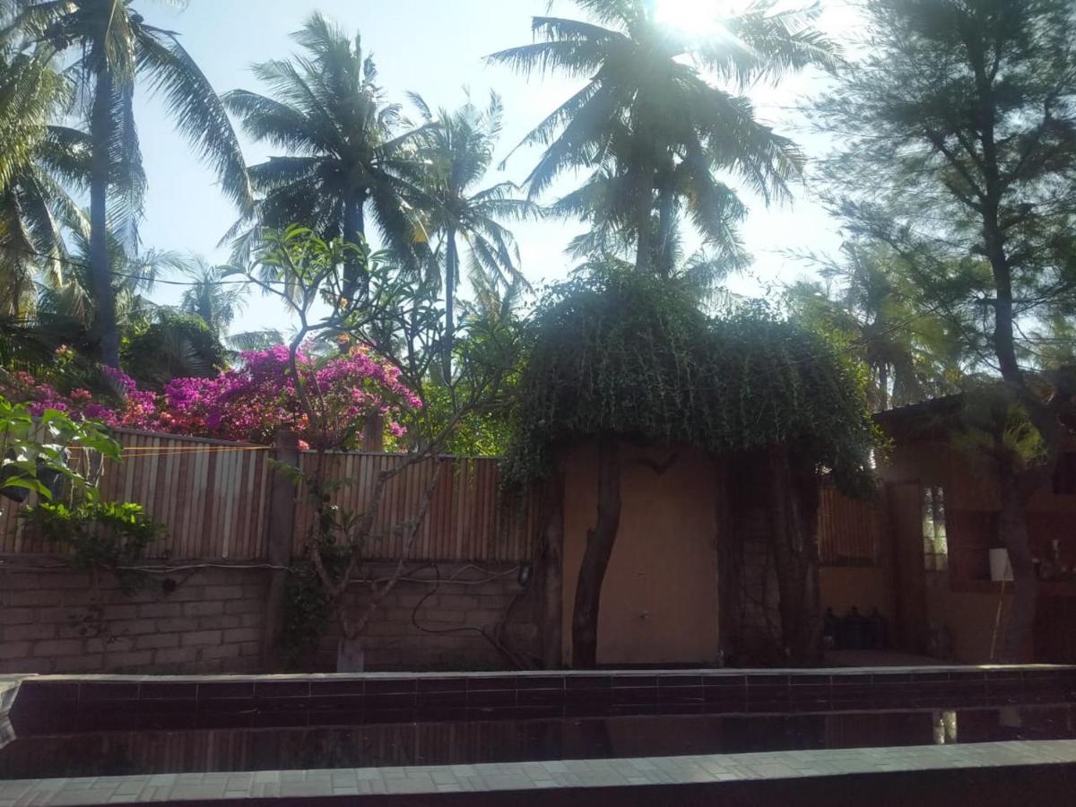 The Huts Villa Gili Trawangan Exterior photo