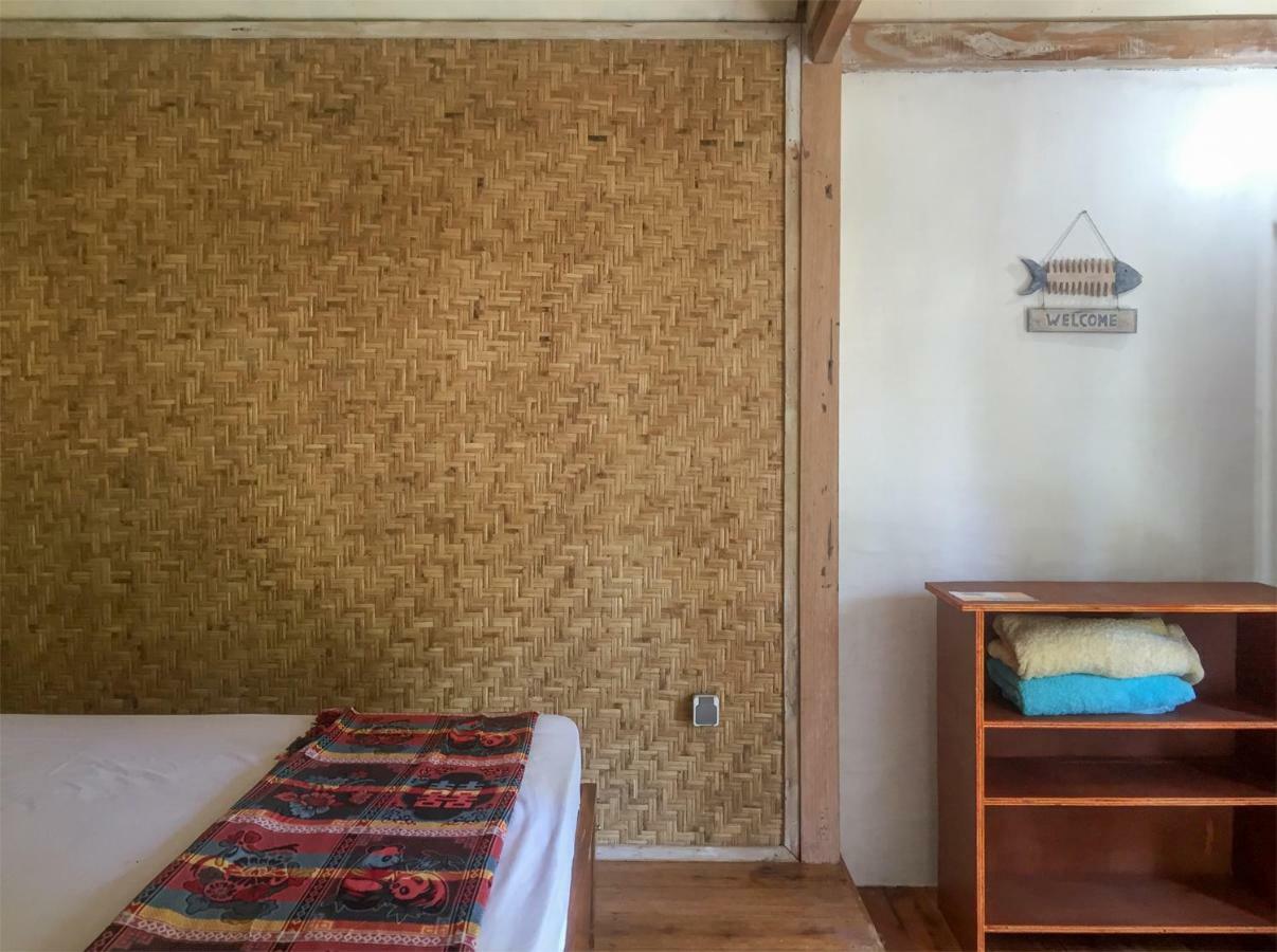 The Huts Villa Gili Trawangan Exterior photo