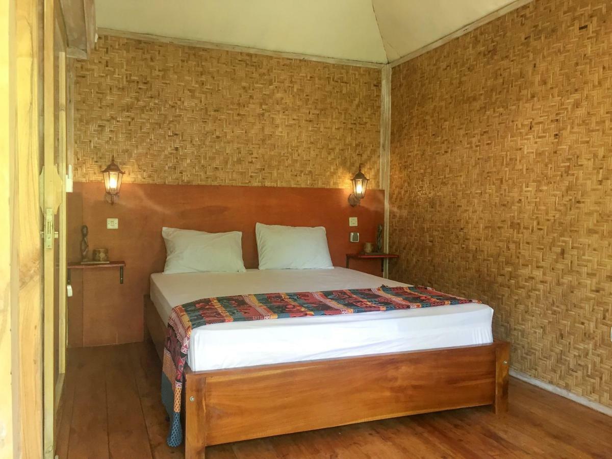 The Huts Villa Gili Trawangan Exterior photo