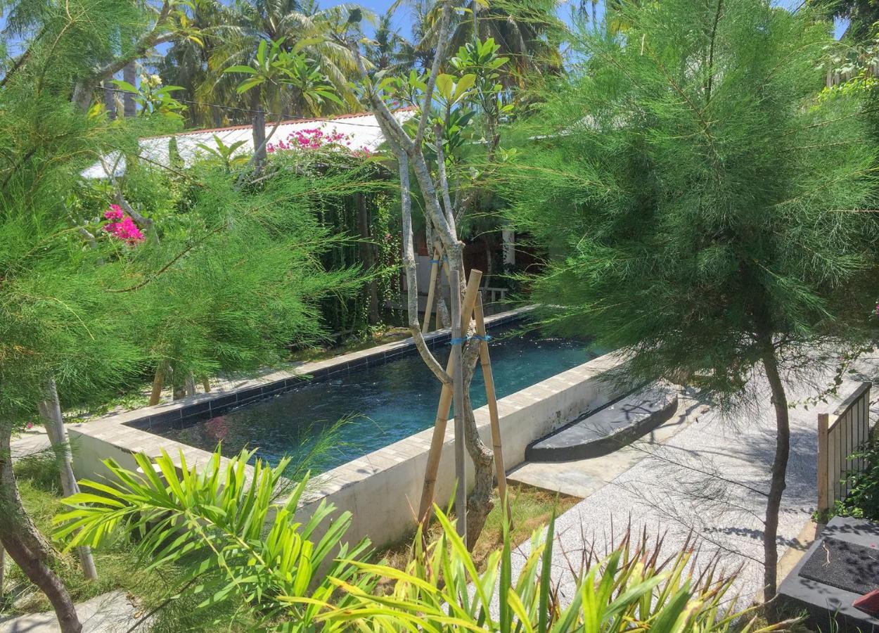 The Huts Villa Gili Trawangan Exterior photo